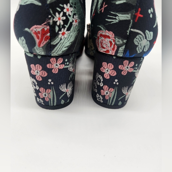 Vince Camuto Floral Fabric Embroidered Boots 6.5M - Picture 7 of 12
